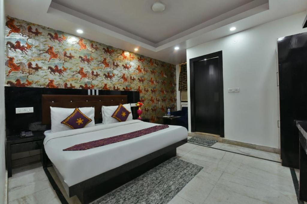 Glace Stay Inn Near Igi Airport New Delhi Bagian luar foto