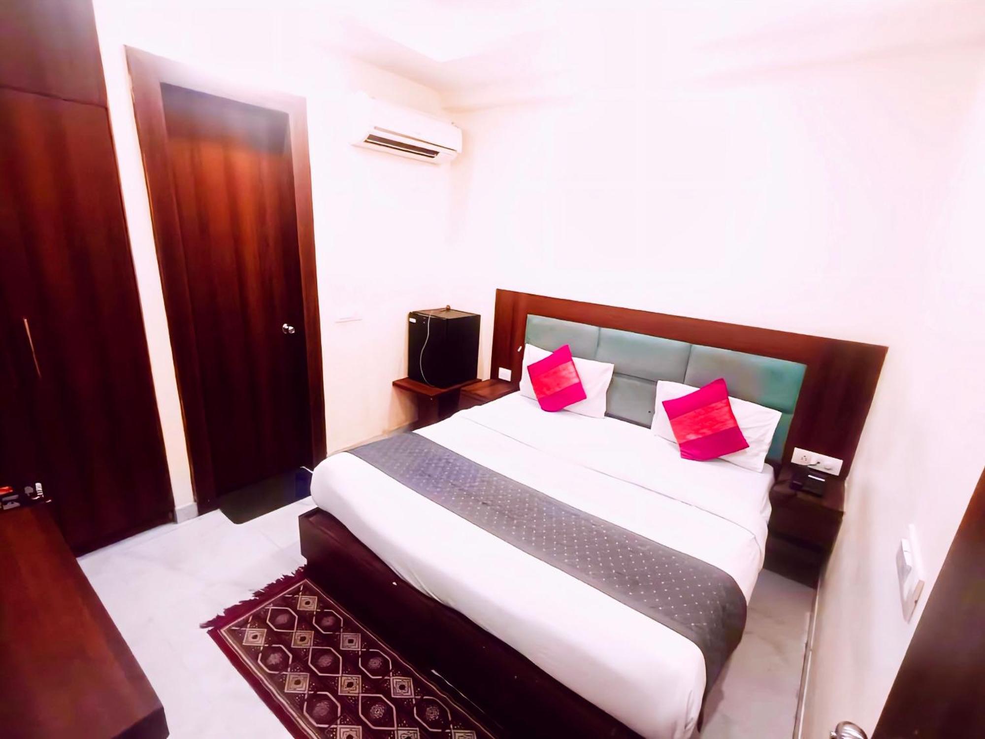 Glace Stay Inn Near Igi Airport New Delhi Bagian luar foto